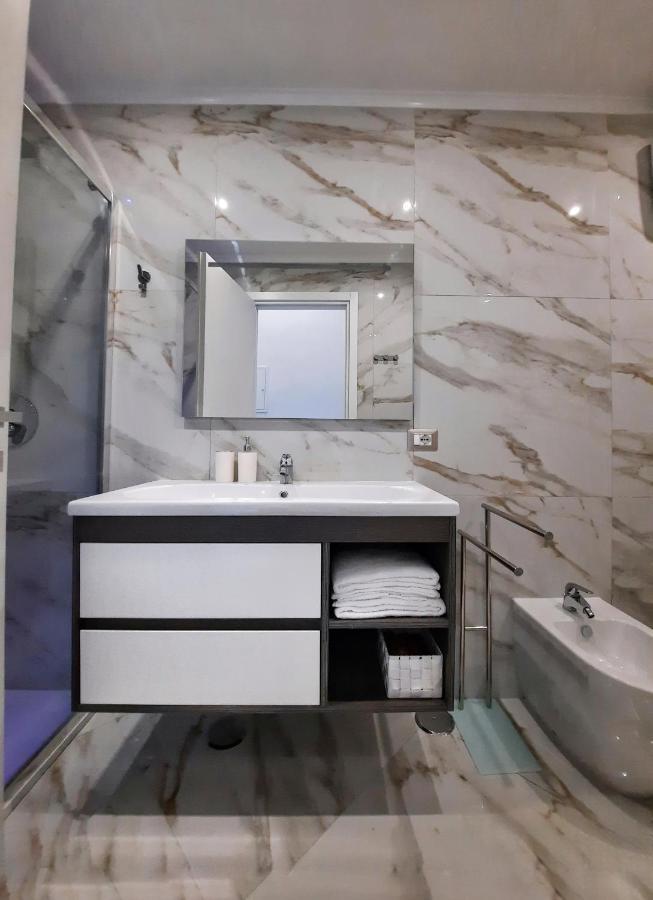 Re Ferdinando Apartment Naples Luaran gambar