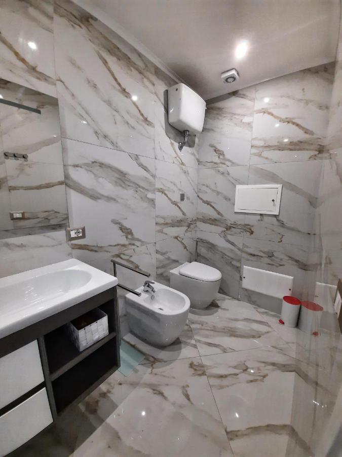 Re Ferdinando Apartment Naples Luaran gambar